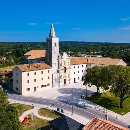 Villa Stancija Dujuni By Interhome