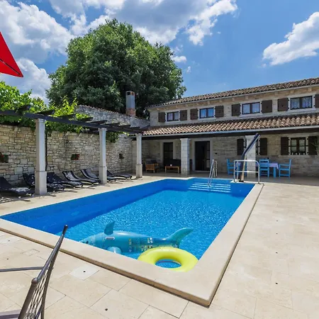 Villa Stancija Dujuni By Interhome