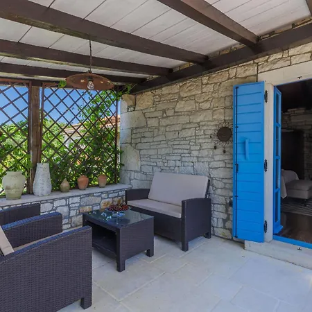 Villa Stancija Dujuni By Interhome