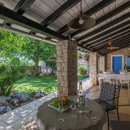 Villa Stancija Dujuni By Interhome